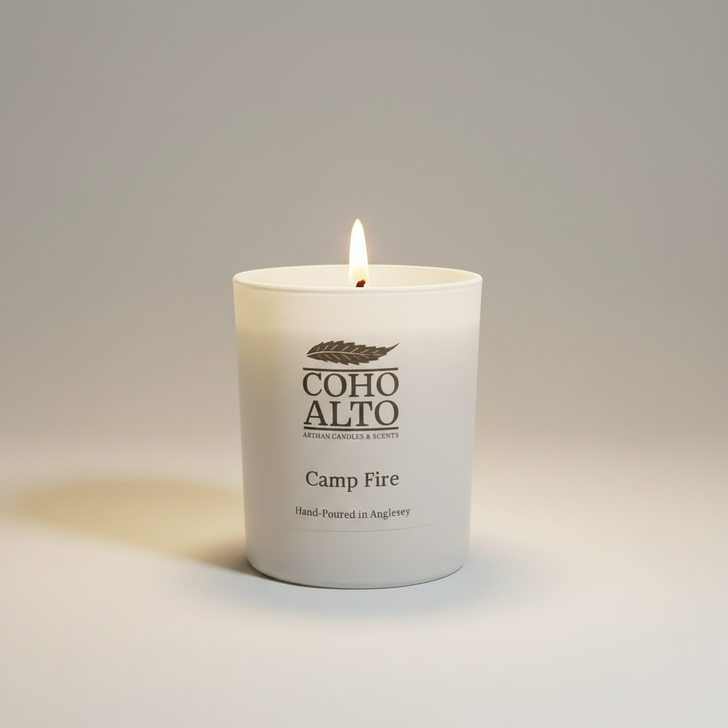 Candle with 'Coho Alto' label on a plain background